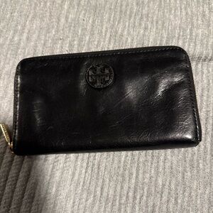 Tory Burch Black Leather Zip Wallet